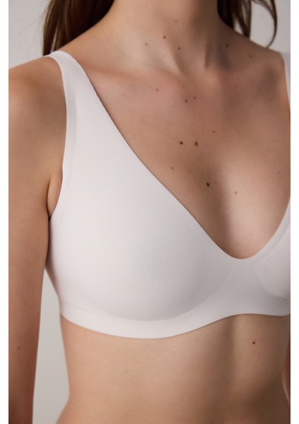 Ekru Fit Çıkarılabilir Kaplı Dikişsiz Balensiz Dekolte Sütyeni