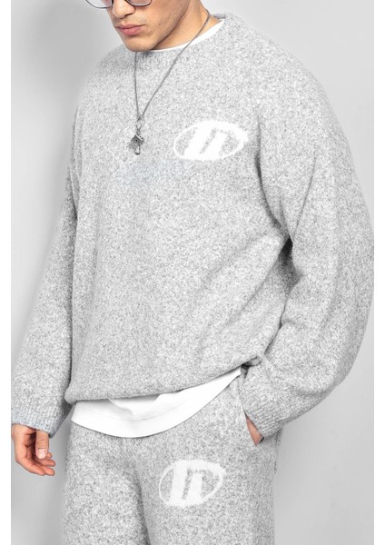 Erkek Oversize Boxy Fit Logo Detaylı Tüylü Kazak Gri