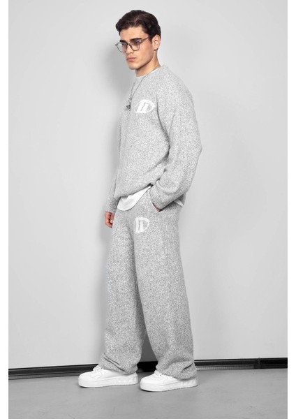 Erkek Oversize Boxy Fit Logo Detaylı Tüylü Kazak Gri indirimleri