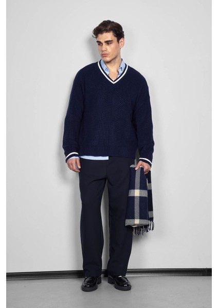 Erkek V Yaka Oversize Kontrast Detaylı Kazak Lacivert modelleri