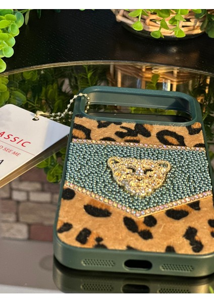 IPHONE17PRO Taşlı Premium Leopar Desenli Tüylü Kılıf modelleri