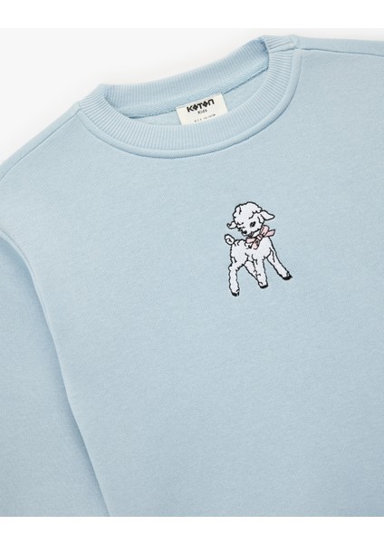 Uzun Kollu Bisiklet Yaka Kuzu Nakış Detaylı Sweatshirt modelleri
