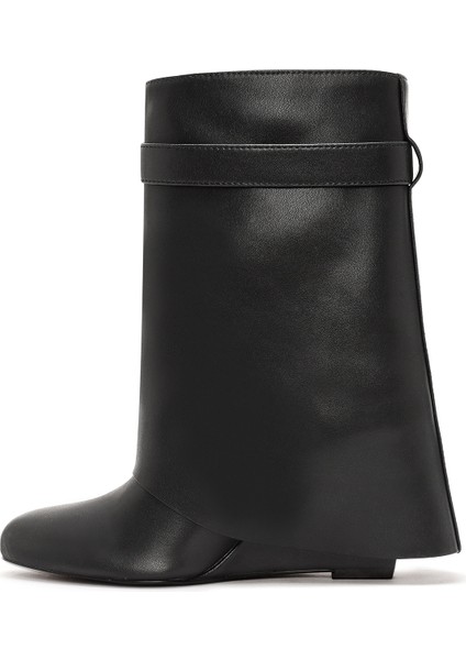 Kadın Siyah Dolgu Topuklu Bot 25AFD440018 fırsatları