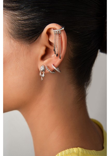 Gümüş Siyah Taş Zincirli ve Kristal Taş Detaylı 925 Ayar Gümüş Kıkırdak Küpe 63 fiyatları