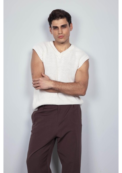 Erkek Oversize V Yaka Triko Süveter Bej modelleri
