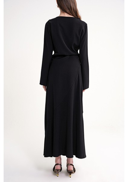 Siyah Degaje Yaka Vücuda Oturan Yırtmaçlı Elbise 94502 fırsatları