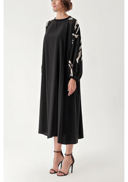 Siyah Garni Detaylı Bol Kesim Elbise 94360