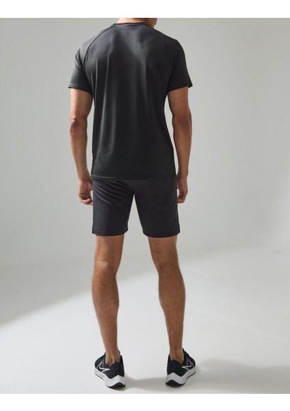Siyah Reglan Kısa Kol Spor Tişört fiyatları