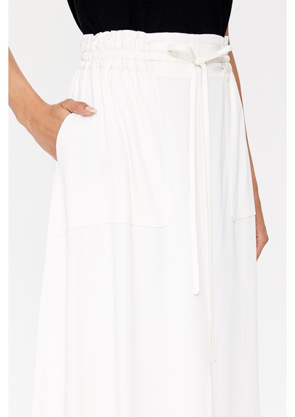 Beyaz Lastik ve Büzgü Detaylı Etek 81089 fırsatları