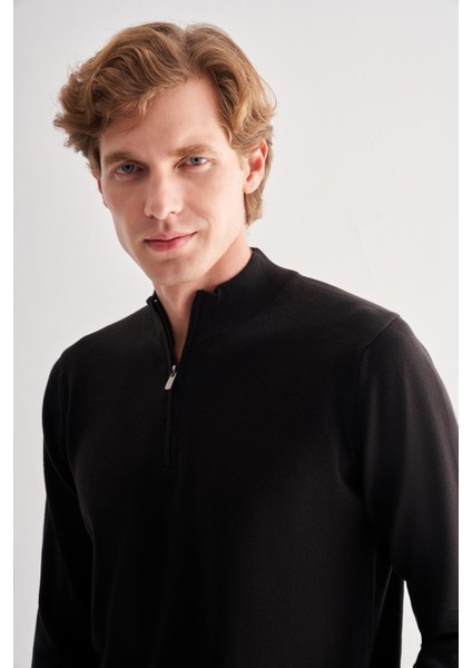 Siyah Fermuarlı Dik Yaka Uzun Kol Cepsiz Comfort Fit Classic Pamuklu Triko Kazak 1012255201 fırsatları