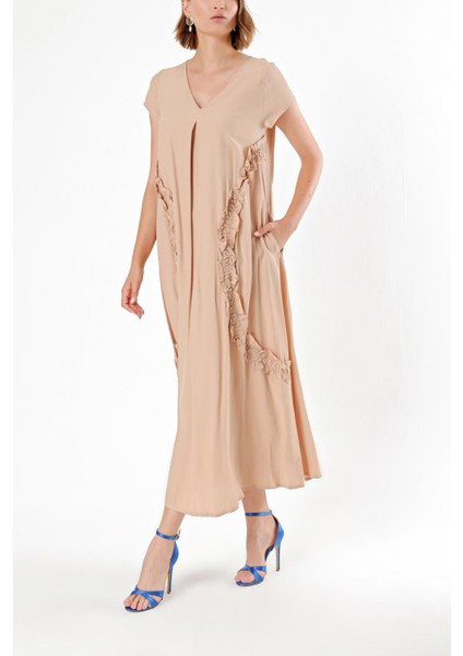 Bej V Yaka Fırfırlı Elbise 92284