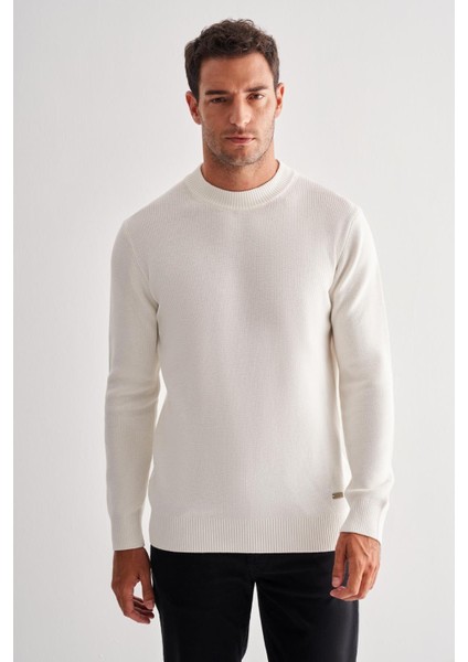 Açık Krem Yarım Balıkçı Yaka Uzun Kol Cepsiz Comfort Fit Casual Pamuklu Triko Kazak 1012255203