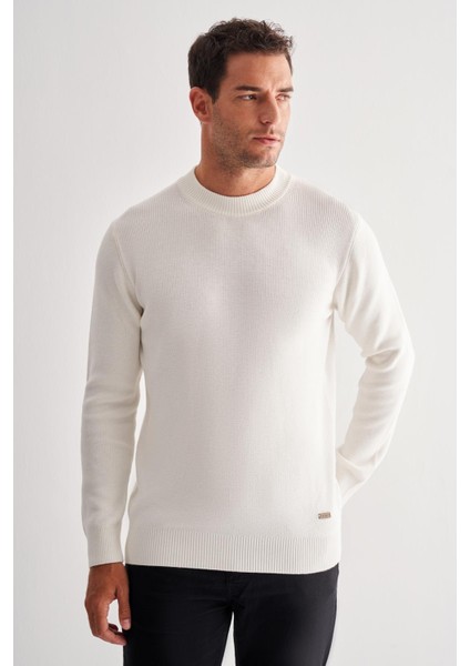 Açık Krem Yarım Balıkçı Yaka Uzun Kol Cepsiz Comfort Fit Casual Pamuklu Triko Kazak 1012255203 modelleri