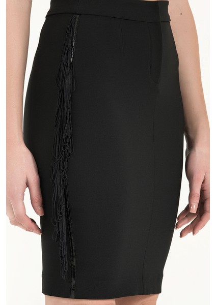 Siyah Yanları Püsküllü Kalem Etek 80810 modelleri