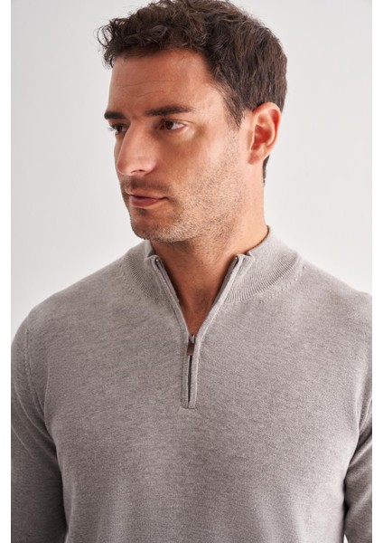 Gri Fermuarlı Dik Yaka Uzun Kol Cepsiz Comfort Fit Classic Pamuklu Triko Kazak 1012255201 fırsatları