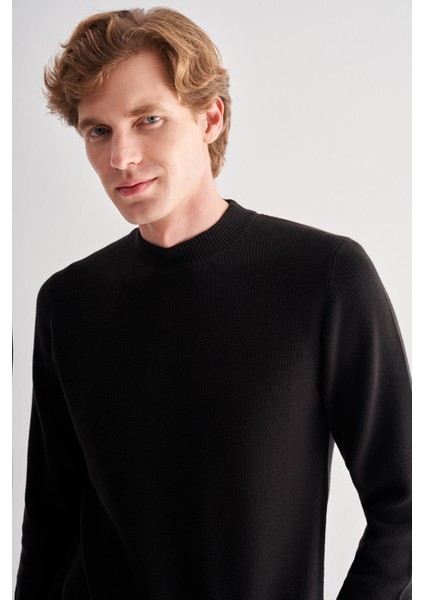 Siyah Yarım Balıkçı Yaka Uzun Kol Cepsiz Comfort Fit Casual Pamuklu Triko Kazak 1012255203 fırsatları