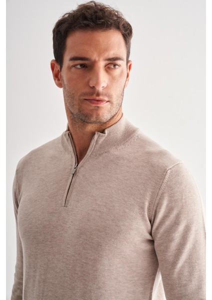 Açık Bej Fermuarlı Dik Yaka Uzun Kol Cepsiz Comfort Fit Classic Pamuklu Triko Kazak 1012255201 fırsatları