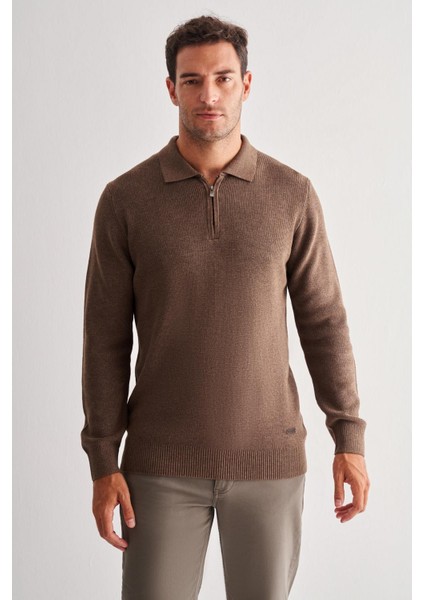 Kahverengi Fermuarlı Polo Yaka Uzun Kol Cepsiz Comfort Fit Casual Pamuklu Triko Kazak 1012255202