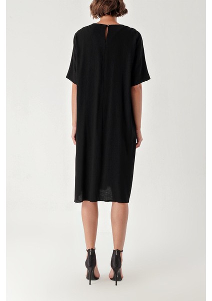 Siyah Kontrast Dikiş Detaylı Bol Kesim Elbise 94277 fırsatları