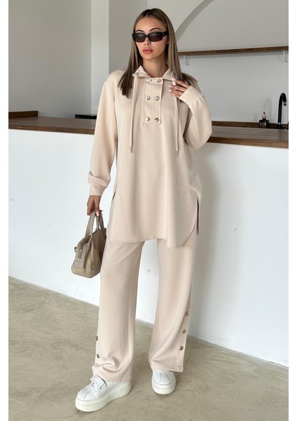 Metal Aksesuarlı Premium Kumaş Salaş Sweat Pantolon Takım Krem 9372-TK