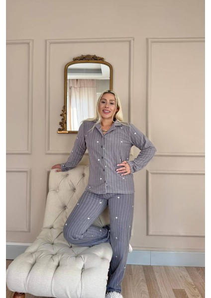 Gri Jantung Desenli Önden Düğmeli Peluş Polar Pijama Takımı fiyatları