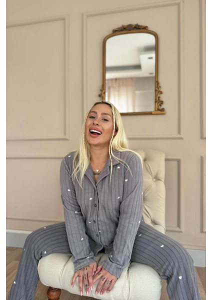Gri Jantung Desenli Önden Düğmeli Peluş Polar Pijama Takımı