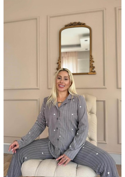 Gri Jantung Desenli Önden Düğmeli Peluş Polar Pijama Takımı