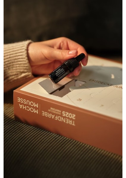 Premium Advent Calendar, 11 Tam Boy Ürün, Özel Seriler ve Seçkin Kokular fırsatları