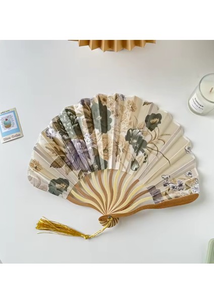 - Lüks, Kaliteli Hediyelik Yeşil Çiçek Desenli Şık Istiridye Yelpaze