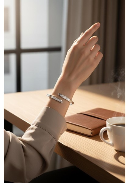 925 Ayar Gümüş Taşlı Açık Kelepçe Bileklik Kadın 1 fiyatları