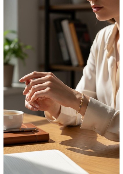 925 Ayar Gümüş 9 Top Dorika Bileklik Gold Kadın fiyatları