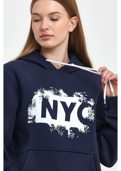 Kadın Kapşonlu Rahat Kalıp Içi Polarlı 3 Iplik Nyc Baskılı Sweatshırt SPR24SWK09 fırsatları