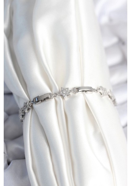 Pirinç Gümüş Renk Yıldız Model Kadın Bileklik - TJ-BB7979 fiyatları