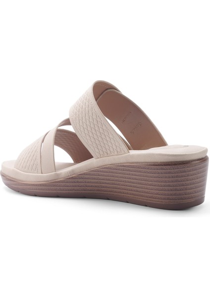105511.Z5FX Bej Kadın Dolgu Topuk Terlik