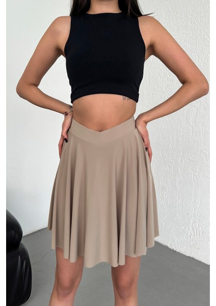 Kadın Kloş Model Volanlı Yumuşak Dokulu Esnek Beli Lastikli Sandy Kumaş Içi Şortlu Etek