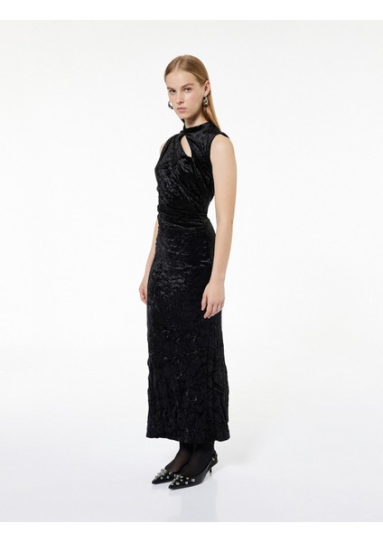 Pencere Detaylı Kolsuz Dik Yaka Uzun Kalem Kadife Elbise fiyatları