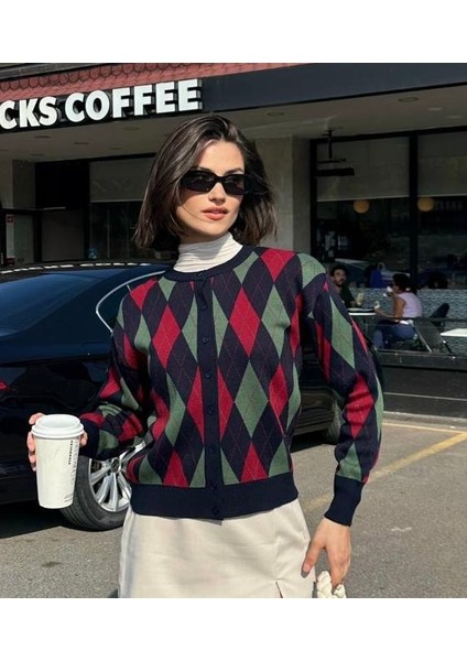 Baklava Desenli Düğmeli Uzun Kollu Hırka