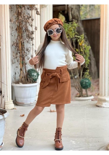 Kokoş Kolları Welsoft Detaylı Suet Etek ve Şapkalı Takım | 4/5 Yaş Arası