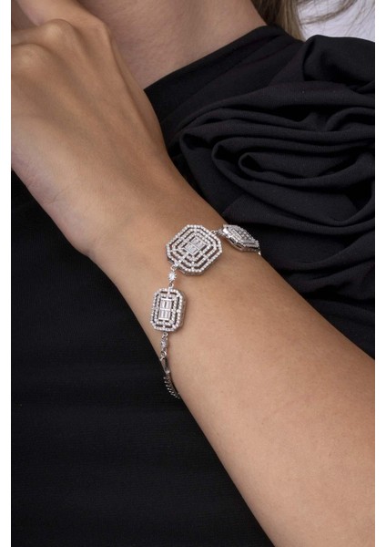 Baget Taşlı Emeral Kesim Pırlanta Montür Gümüş Kadın Bileklik