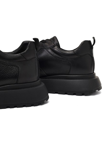 Erkek Siyah Bağcıklı Kalın Tabanlı Deri Sneaker 25WFD641114