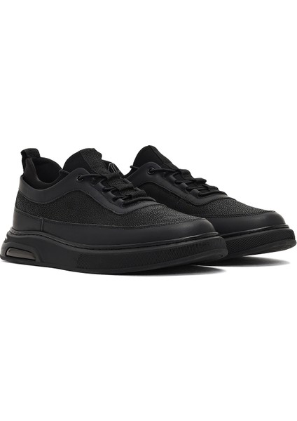 Erkek Siyah Bağcıklı Kalın Tabanlı Deri Sneaker 25WFD642414 modelleri