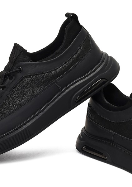 Erkek Siyah Bağcıklı Kalın Tabanlı Deri Sneaker 25WFD642414
