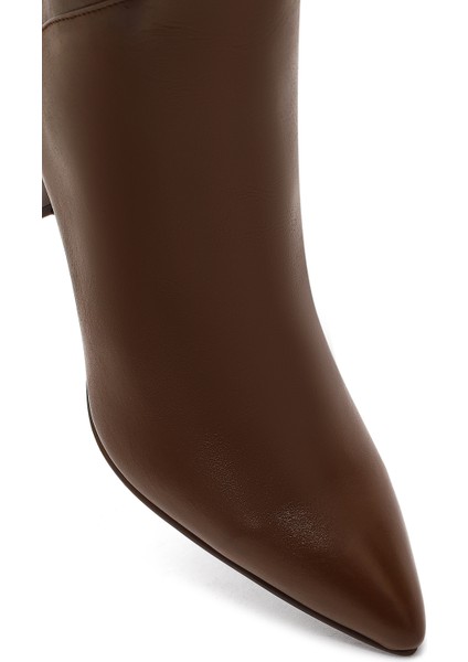 Kadın Kahverengi Fermuarlı Ince Topuklu Deri Bot 25WFD130718