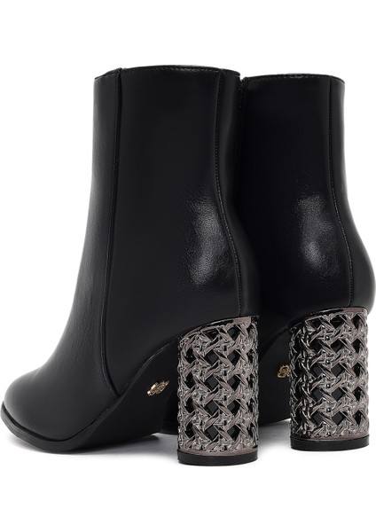 Kadın Siyah Fermuarlı Desenli Kalın Topuklu Bot 25WFE481118