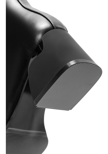 Kadın Siyah Fermuarlı Topuklu Bot 25WFE400718