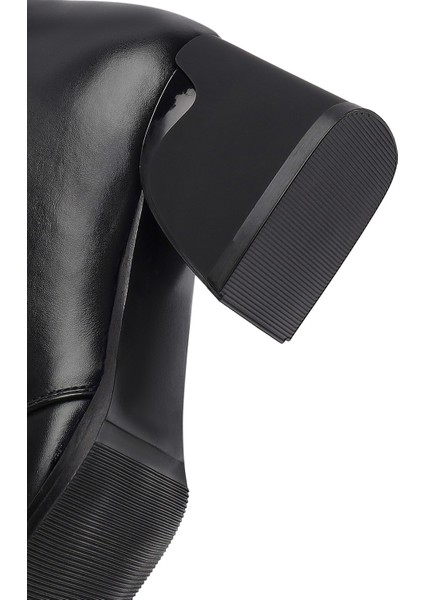 Kadın Siyah Fermuarlı Kalın Topuklu Bot 25WFE400818