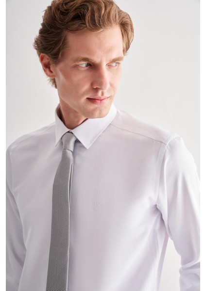 Beyaz Sert Yaka Uzun Kol Slim Fit Pamuklu Gömlek 1004255175 fırsatları