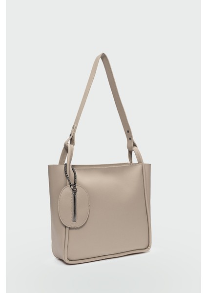 Chiara Charmlı Omuz Çantası Bej fiyatları