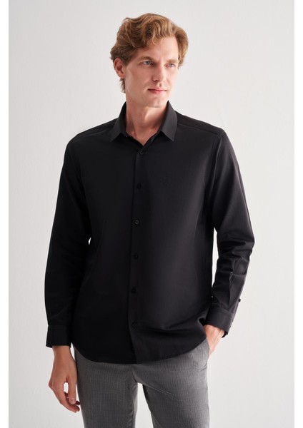 Siyah Sert Yaka Uzun Kol Slim Fit Pamuklu Gömlek 1004255175