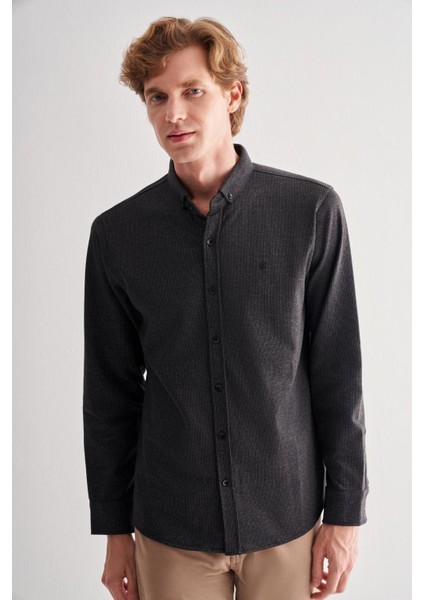 Siyah Smart Düğmeli Yaka Uzun Kol Cepsiz Slim Fit Casual Gömlek 1004255170